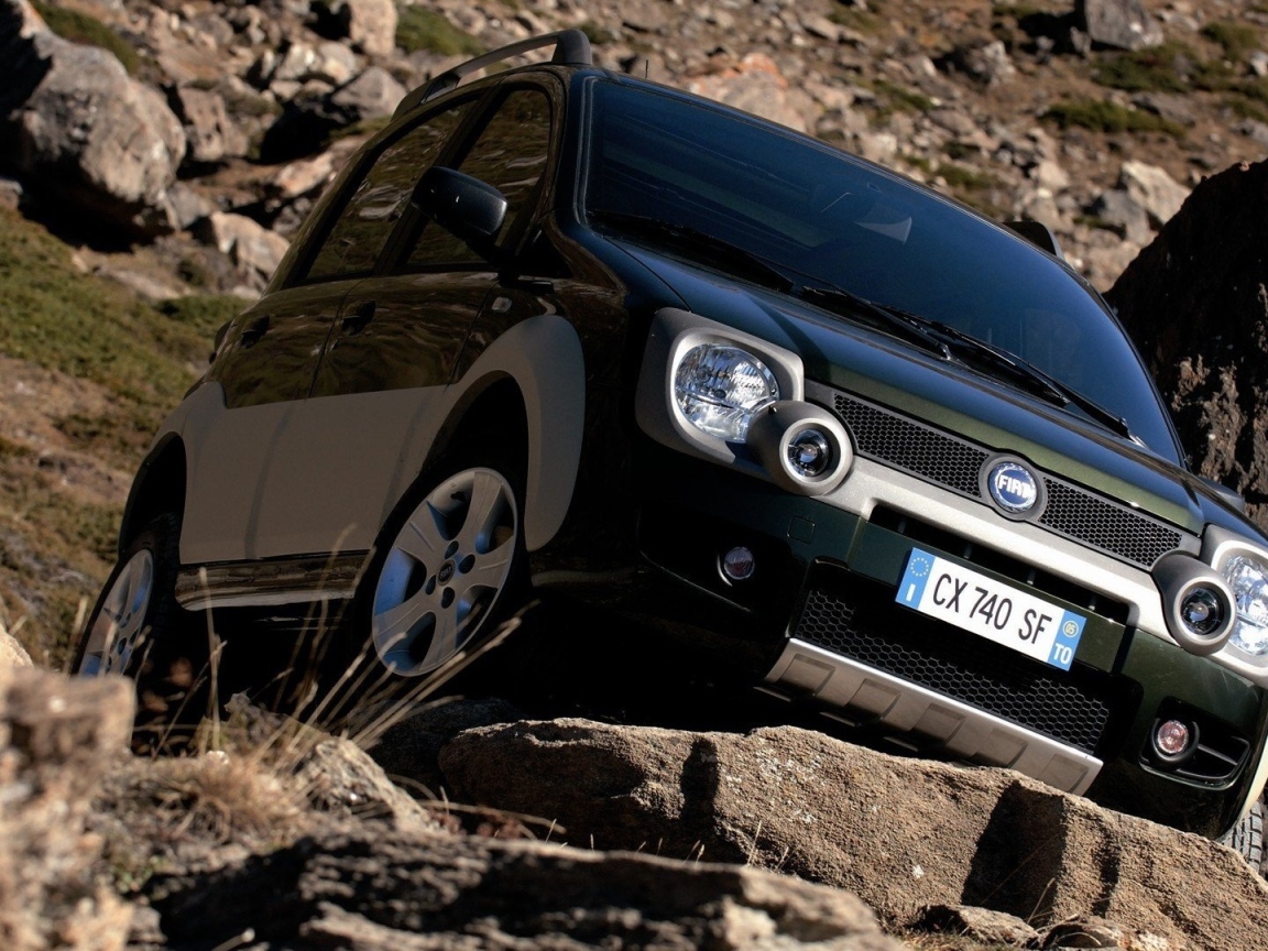 Красивый автомобиль Fiat Panda