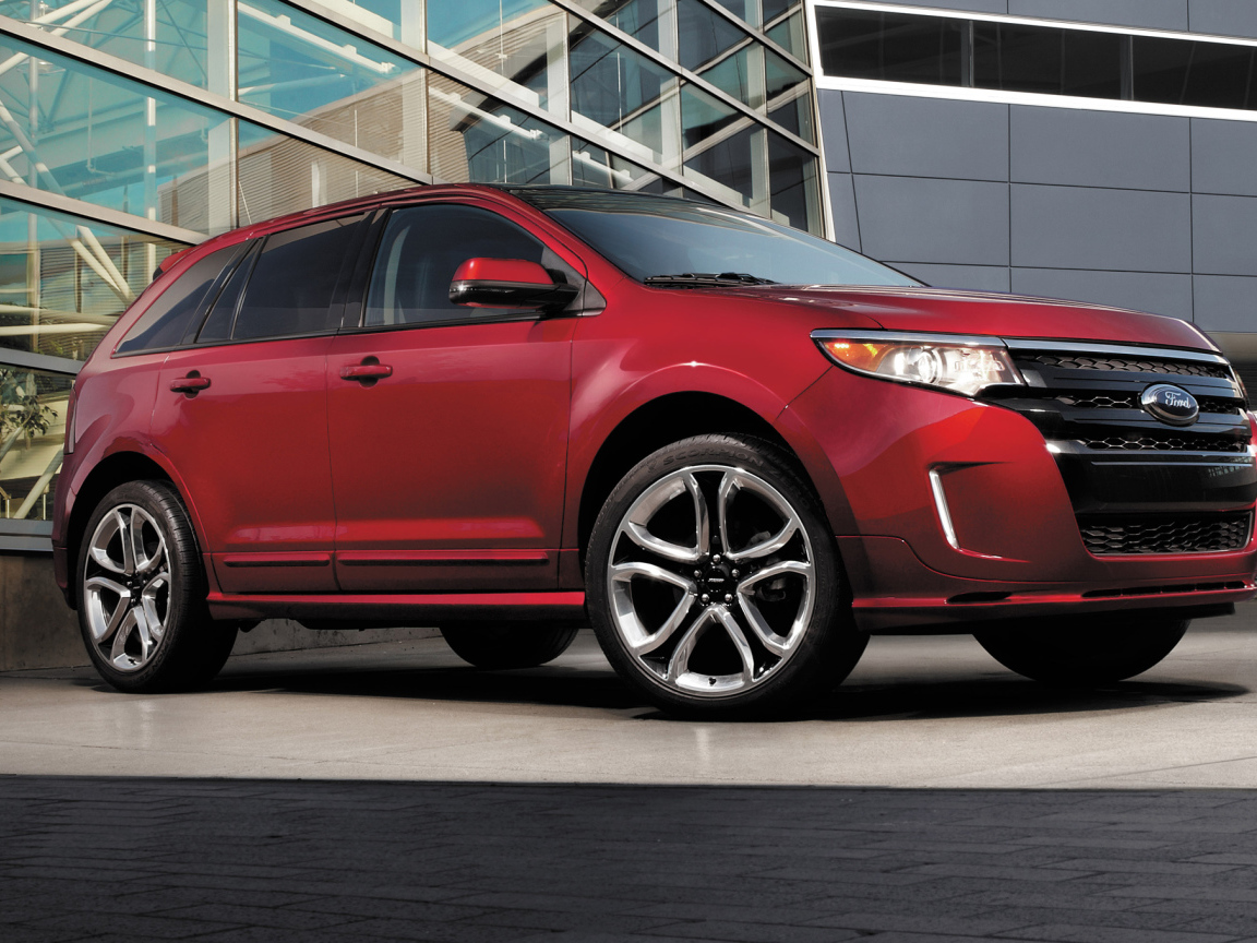 Автомобиль марки Ford модели Edge 2014