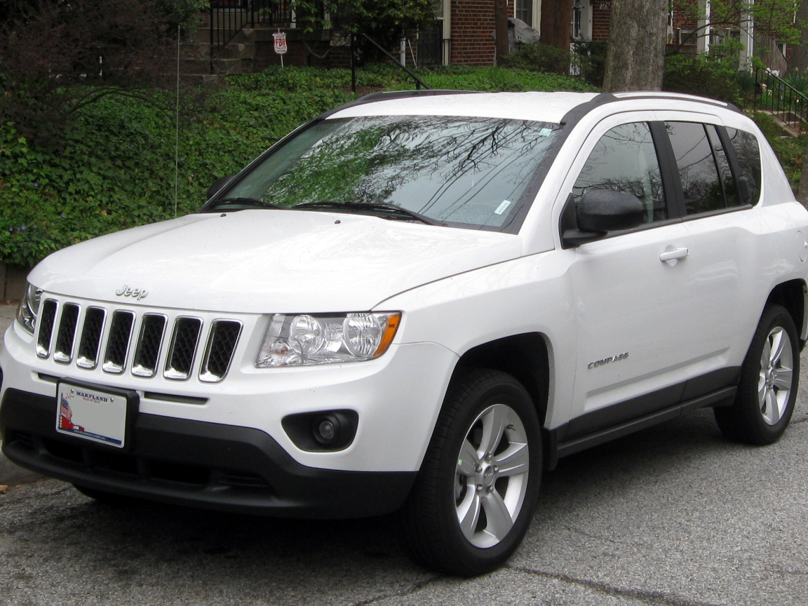 Белый Jeep Compass