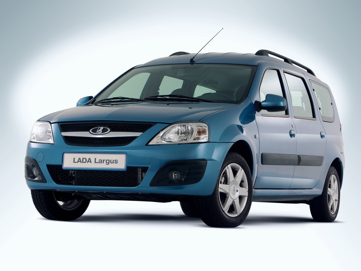Бирюзовая Lada Largus