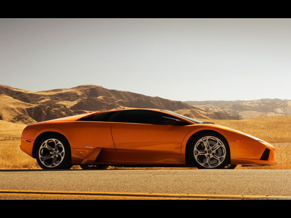 Красивый автомобиль Lamborghini Murcielago в Москве