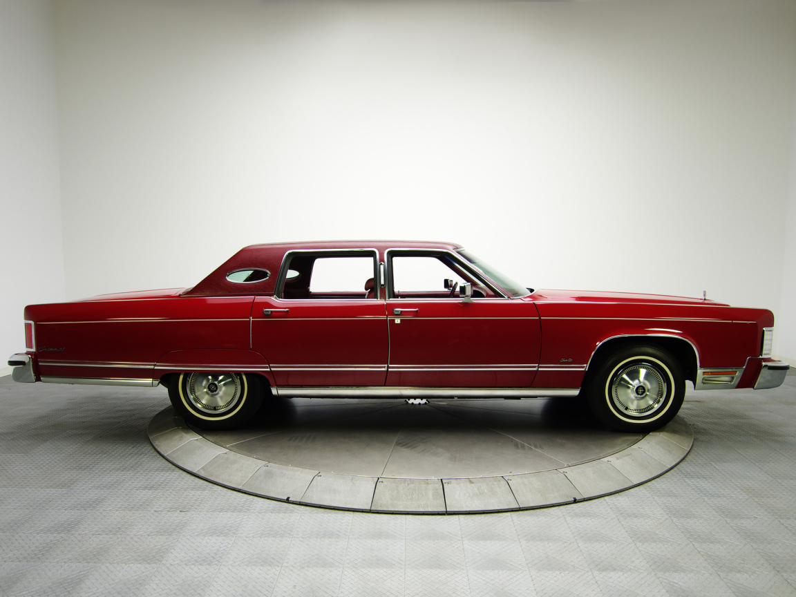 Тест драйв автомобиля Lincoln Town Car