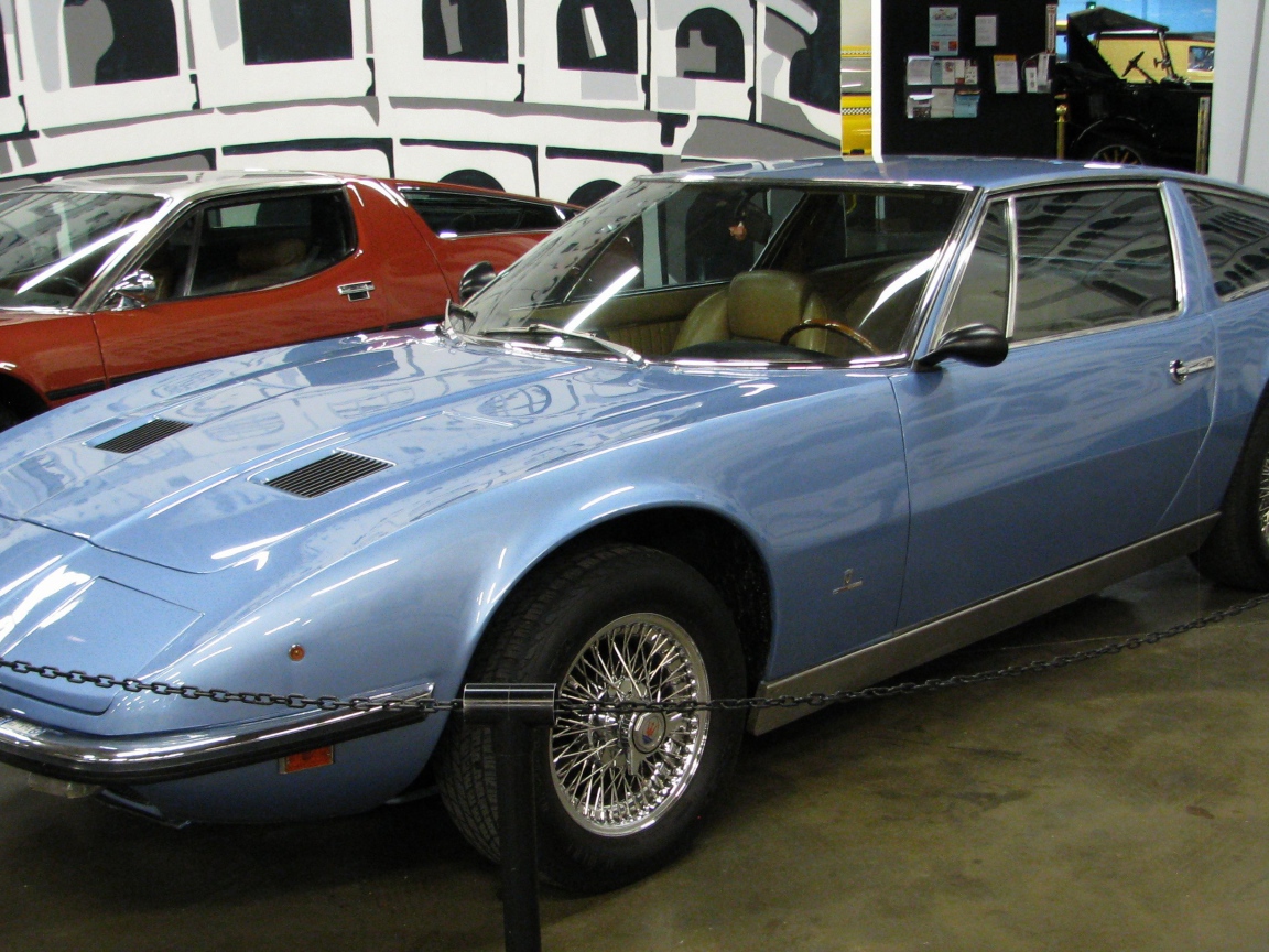 Надежный автомобиль Maserati Indy