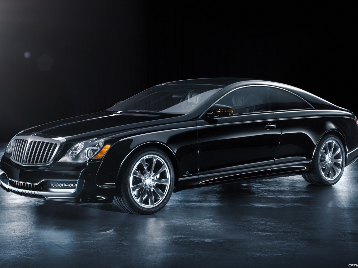 Красивый автомобиль Maybach  57