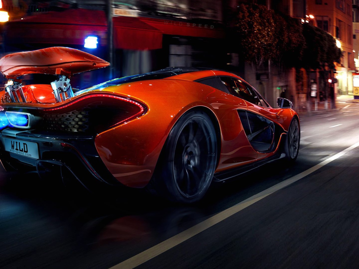 Красный Mclaren p1