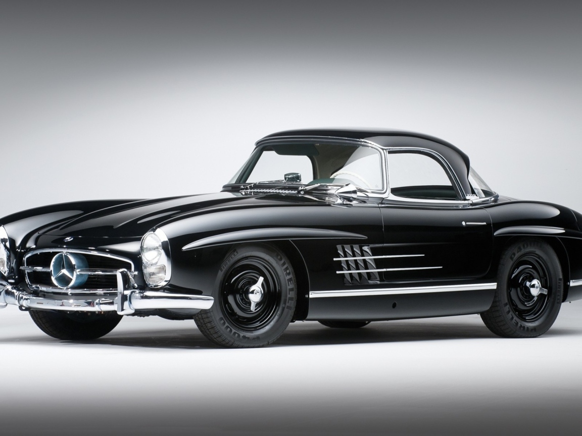 Монохромное изображение Мерседес