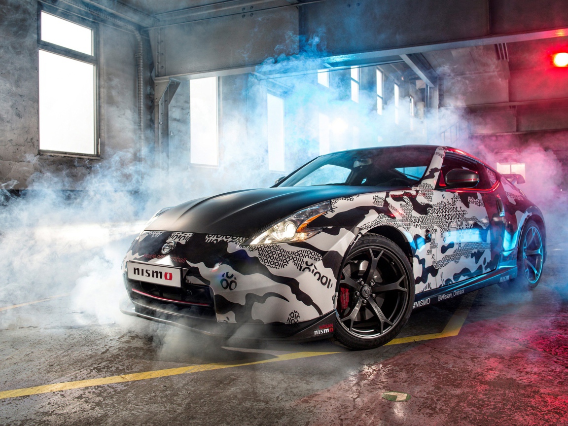 Автомобиль Nissan 370z nismo
