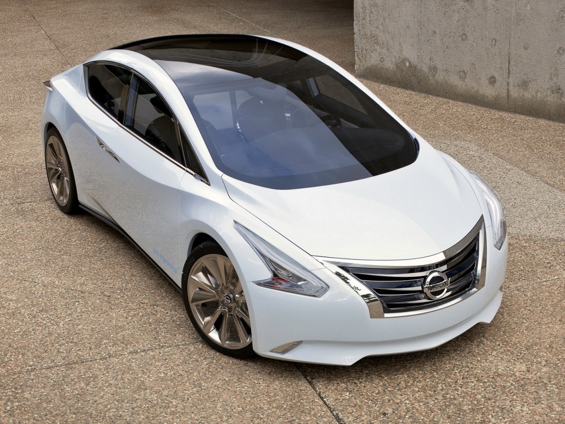 Ниссан со стеклянной крышей