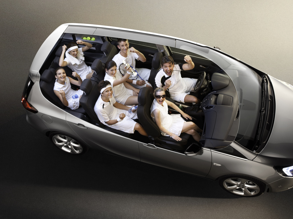 Новый автомобиль Opel Zafira