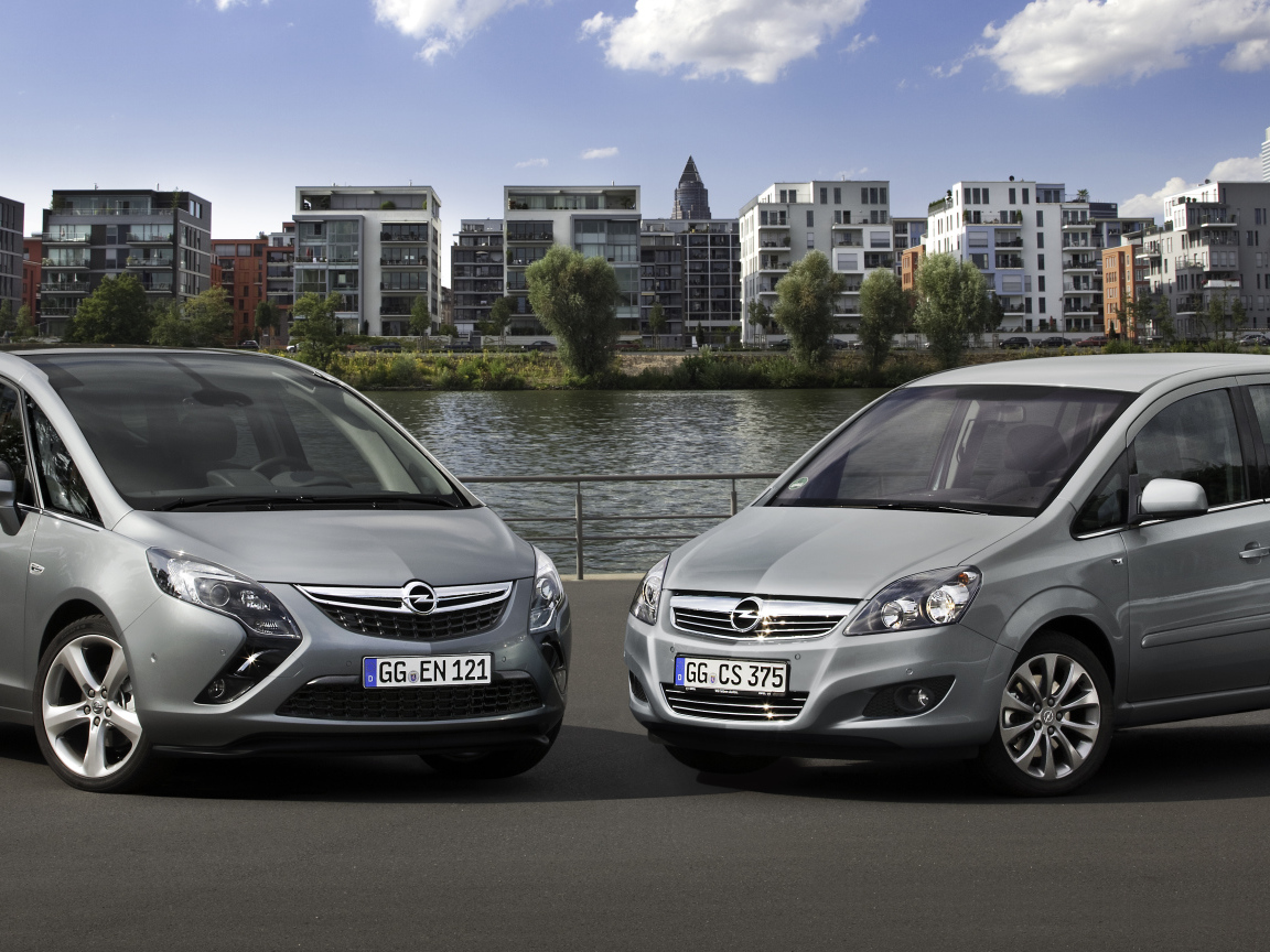 Тест драйв автомобиля Opel Zafira