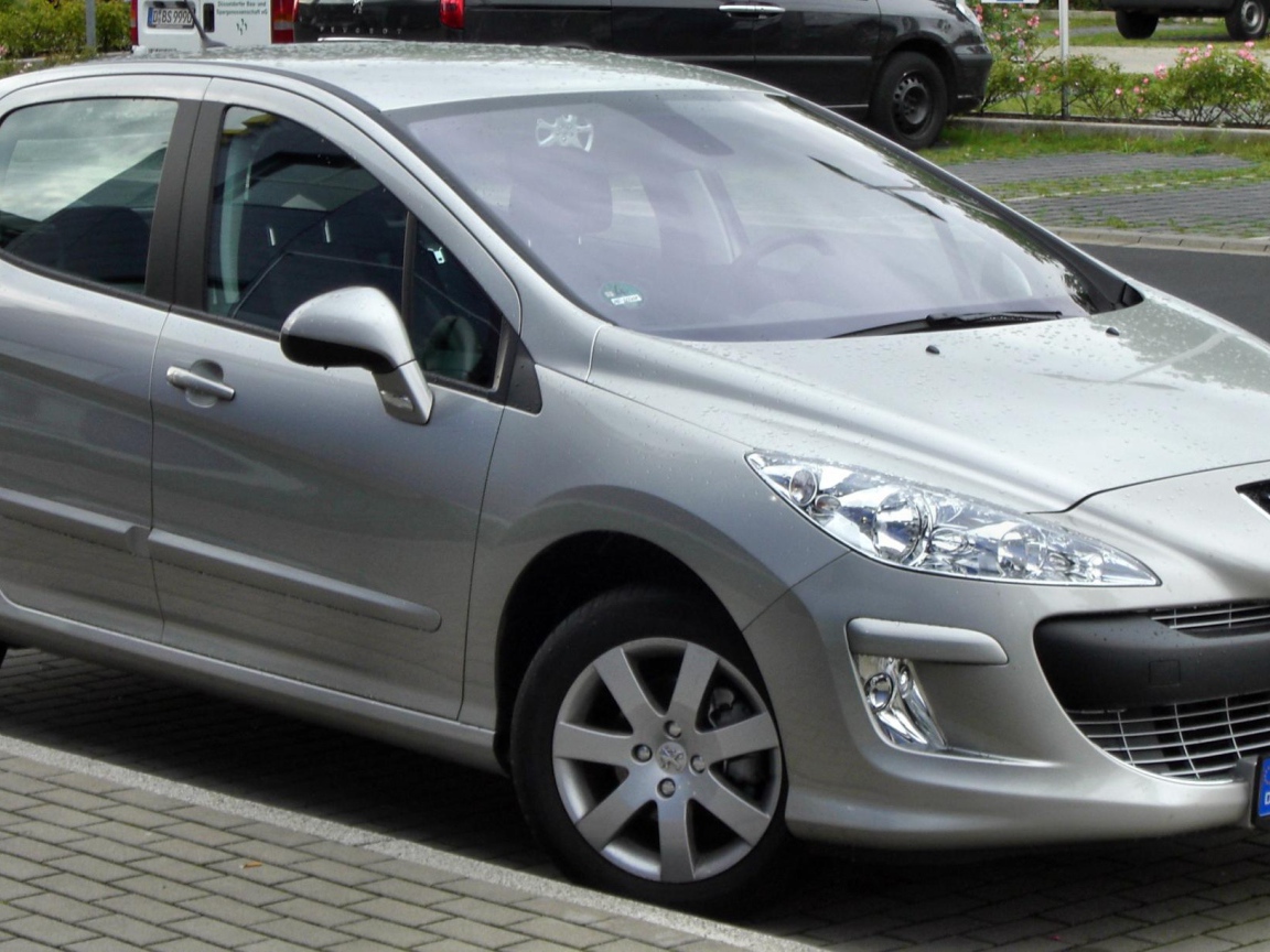 Peugeot 308 в городе