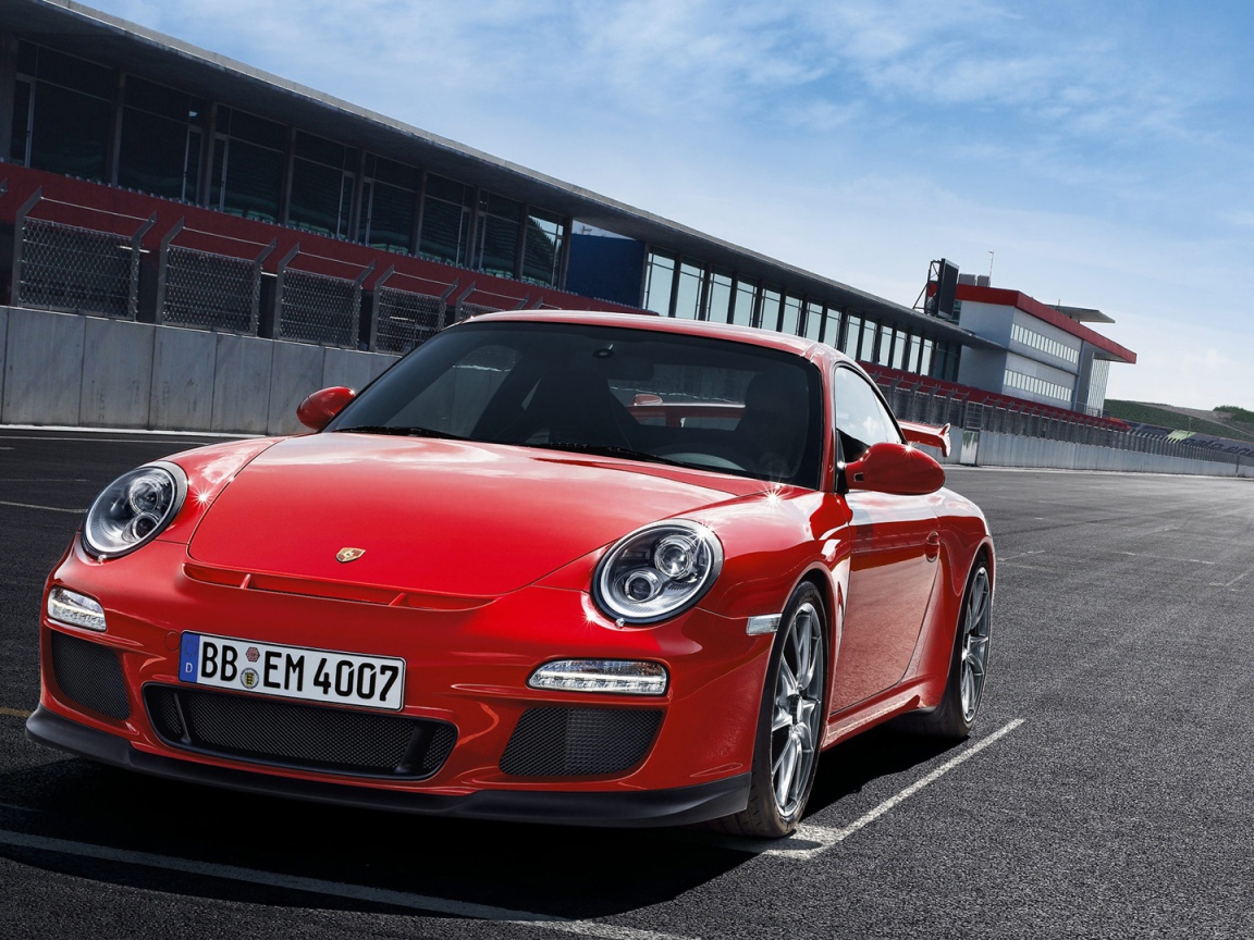 Автомобиль Porsche 911