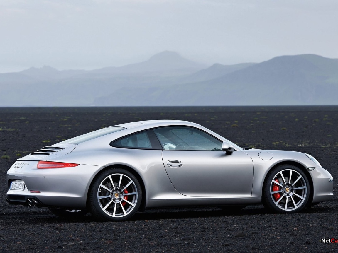 Порш 911 в пустыне