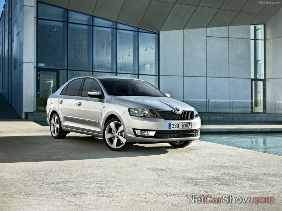 Красивый автомобиль Skoda Rapid