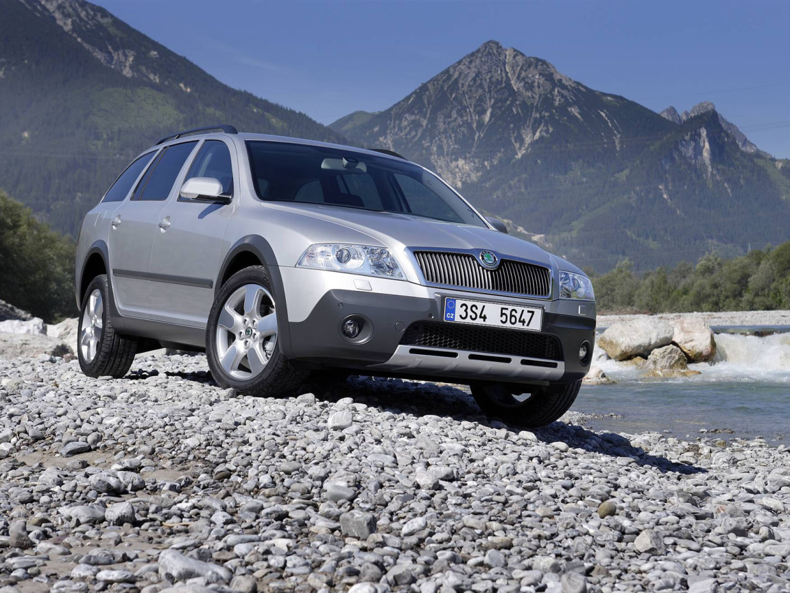 Надежный автомобиль Skoda Octavia Scout 2014