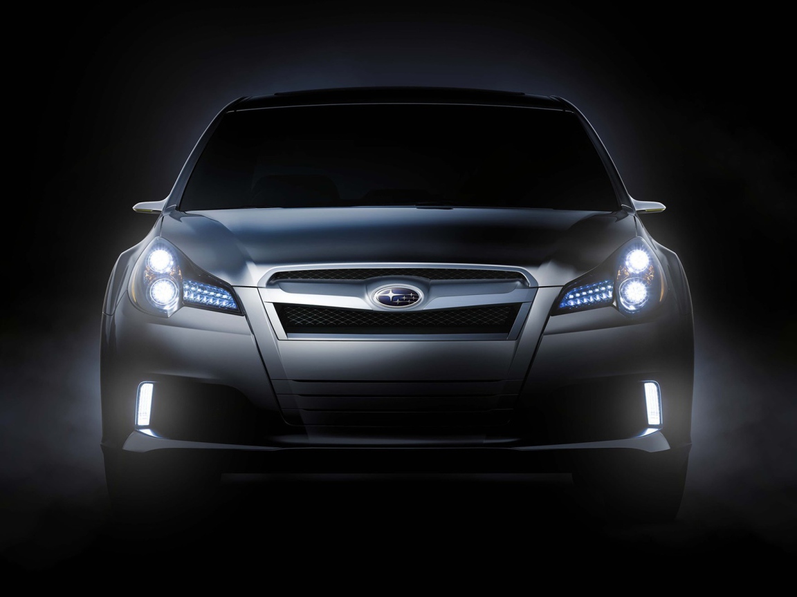 Красивый автомобиль Subaru Legacy в Москве