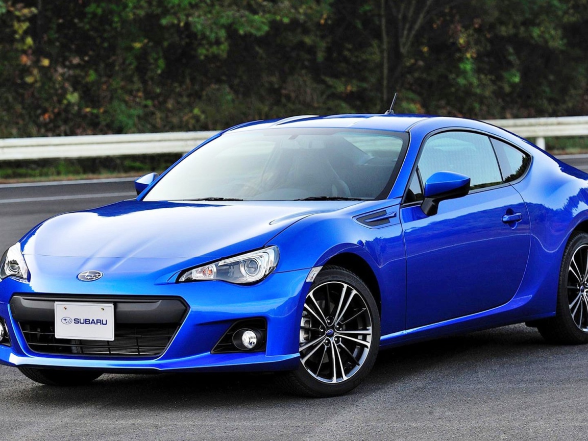Автомобиль марки Subaru модели BRZ
