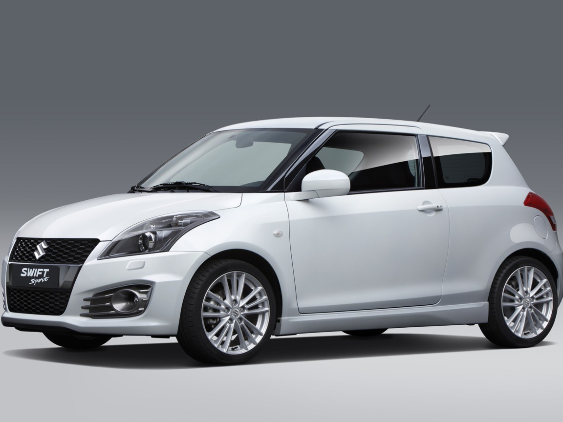   Красивый автомобиль Suzuki Swift в Москве