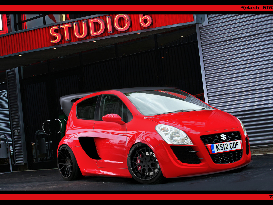 Автомобиль марки Suzuki модели Splash