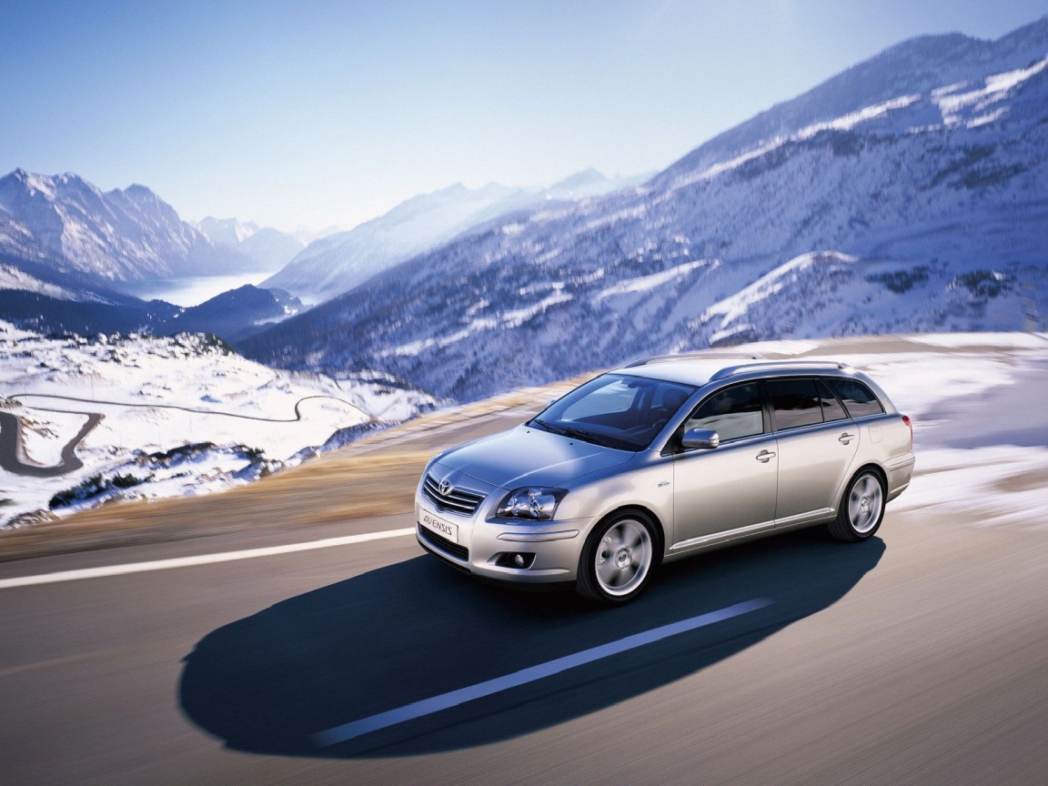 Дизайн автомобиля Toyota Avensis 2013