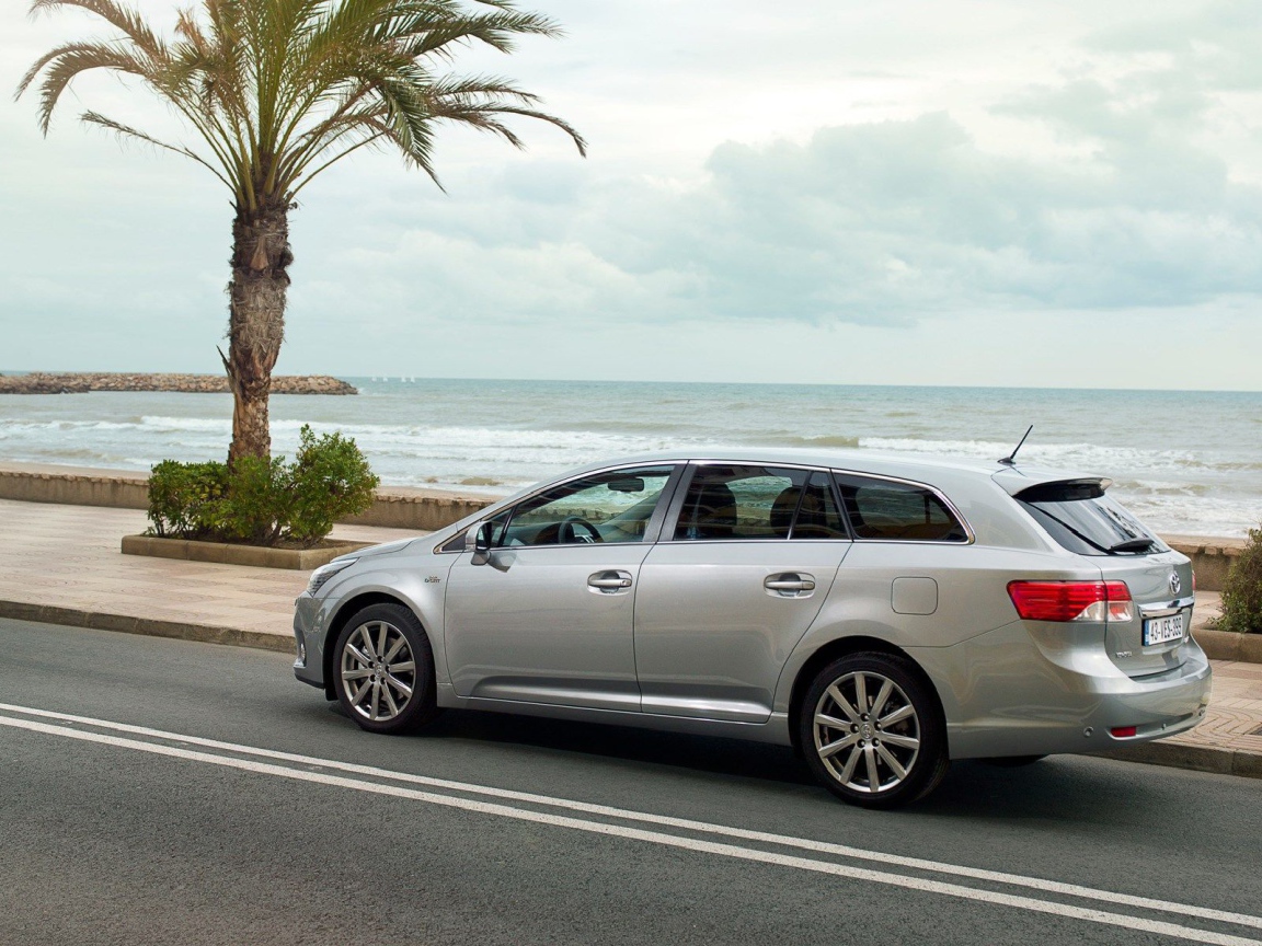 Фото автомобиля Toyota Avensis 2013