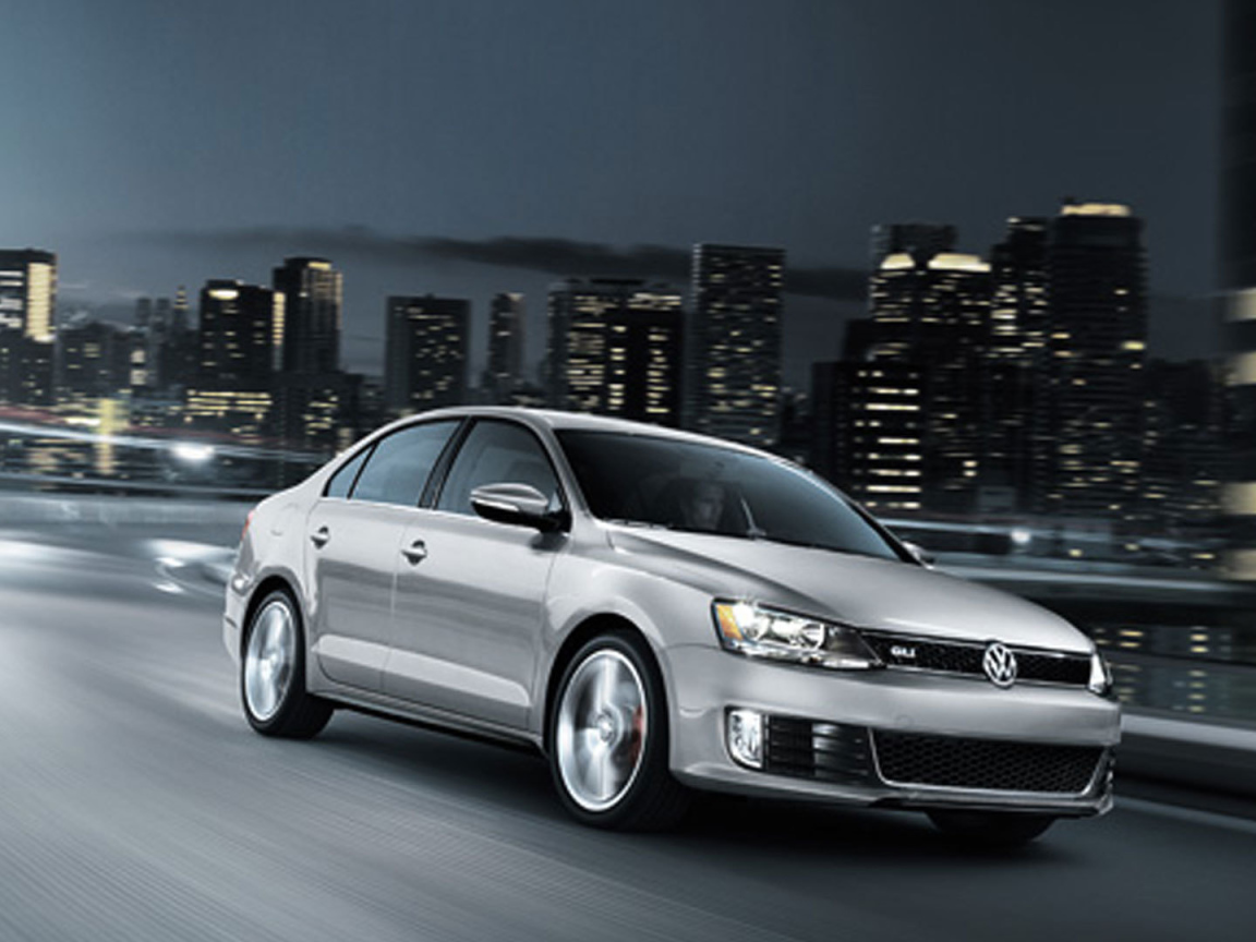 Красивый автомобиль Volkswagen Jetta