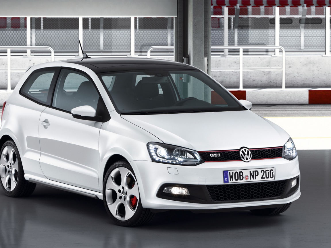 Автомобиль марки Volkswagen модели Polo