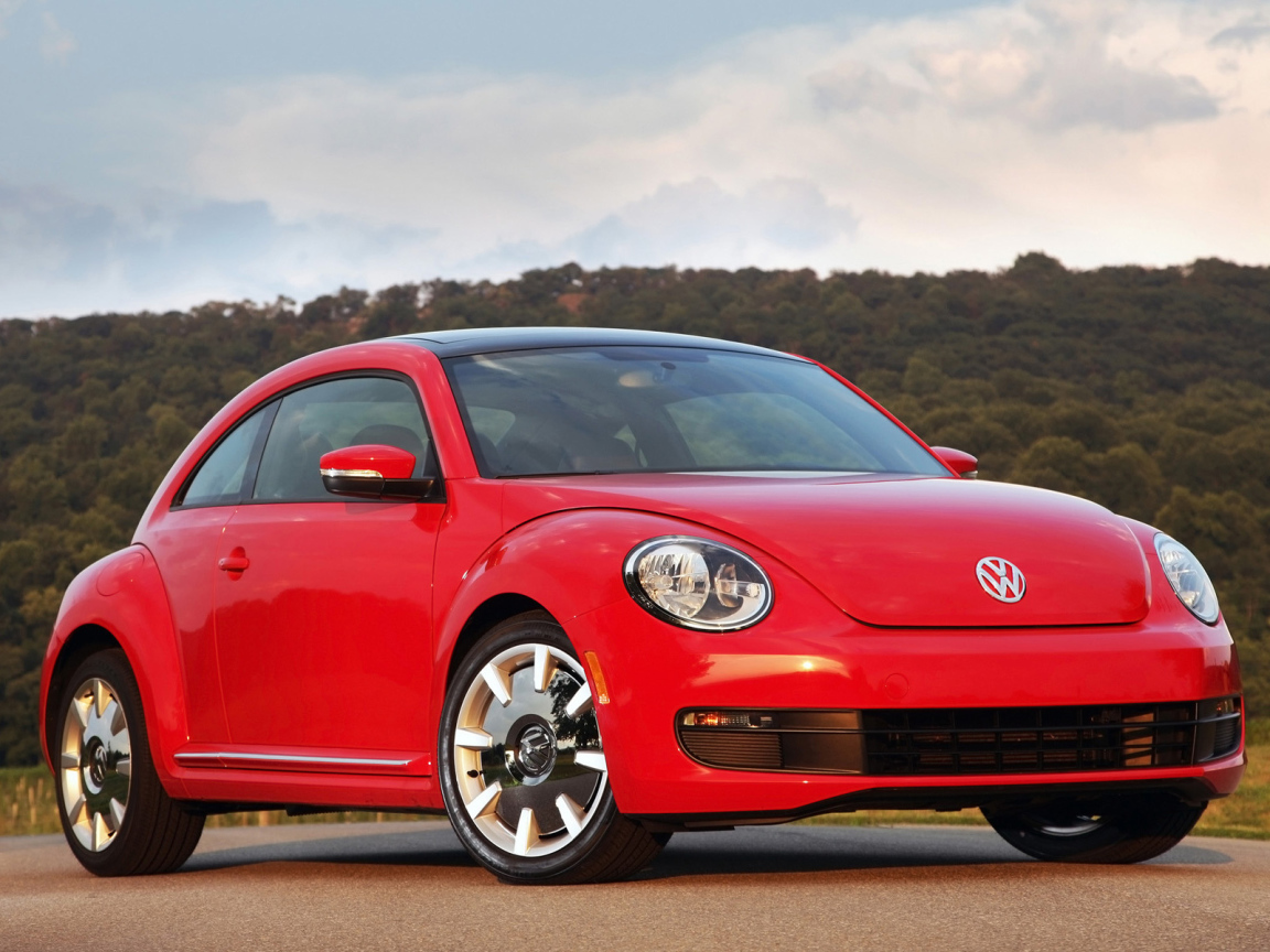 Надежный автомобиль Volkswagen Beetle 2014