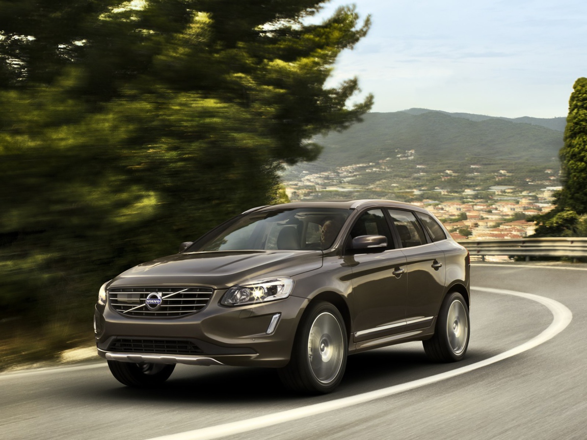 Красивый автомобиль Volvo xc60