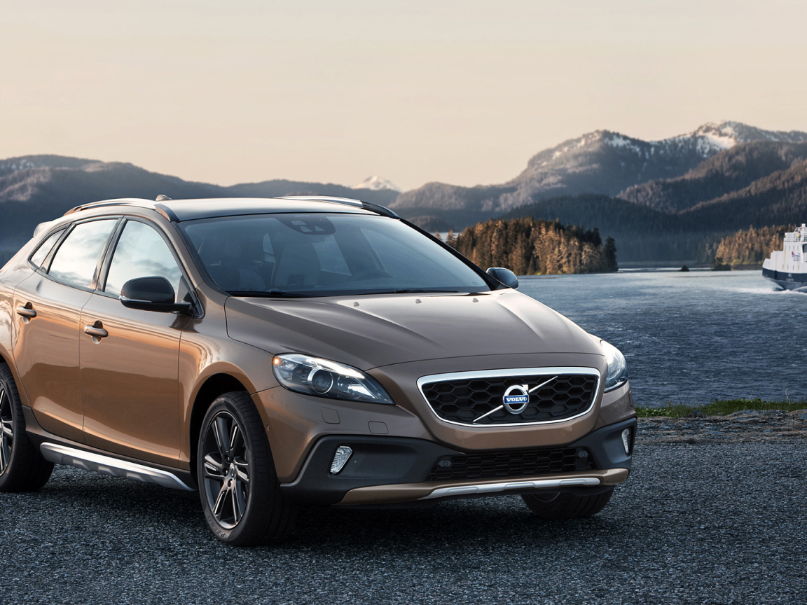 Надежный автомобиль Volvo v40 Cross country