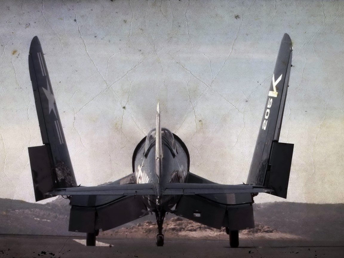 Самолет со складными крыльями