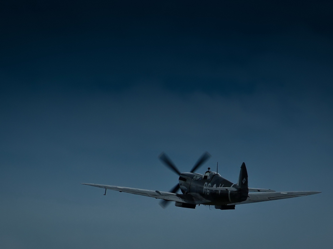 Самолет в ночном полете