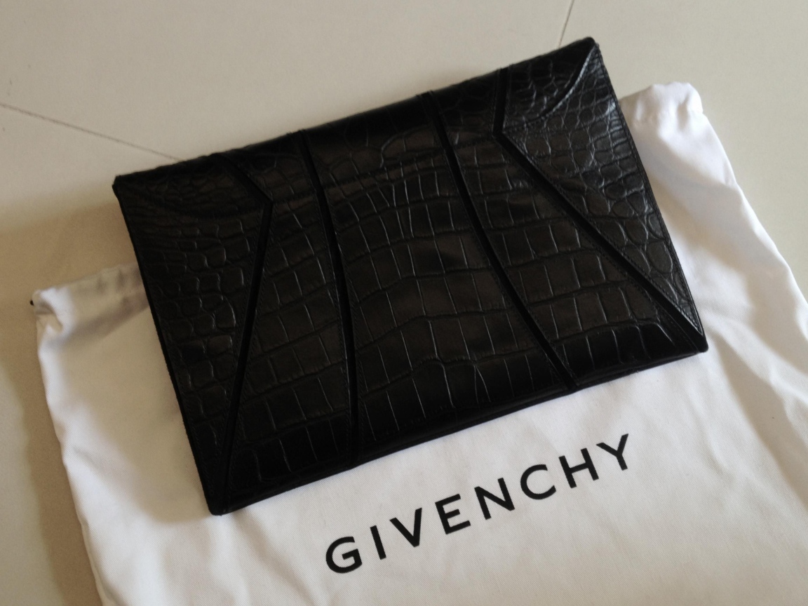Сумка клатч от Givenchy