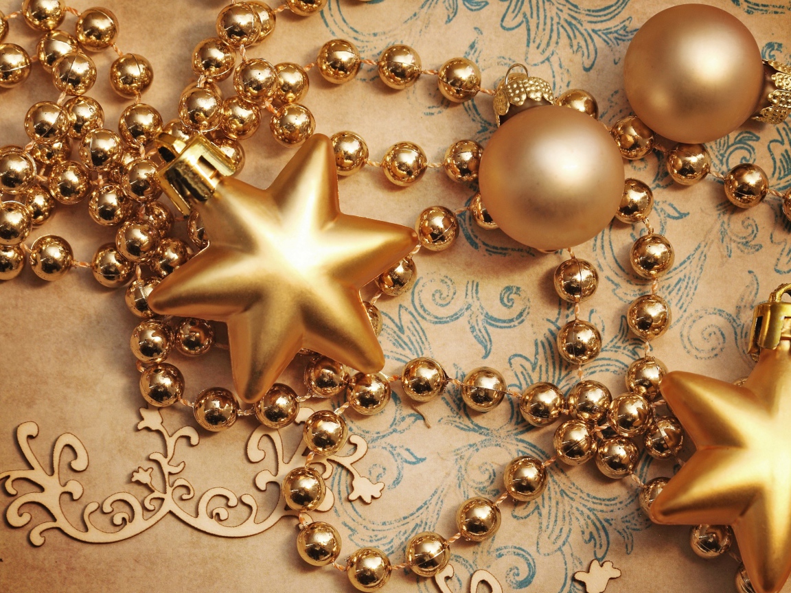 Золотые украшения на рождество