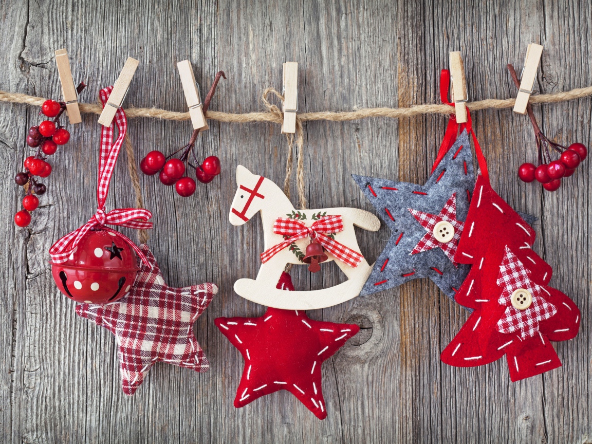 Игрушки на веревке