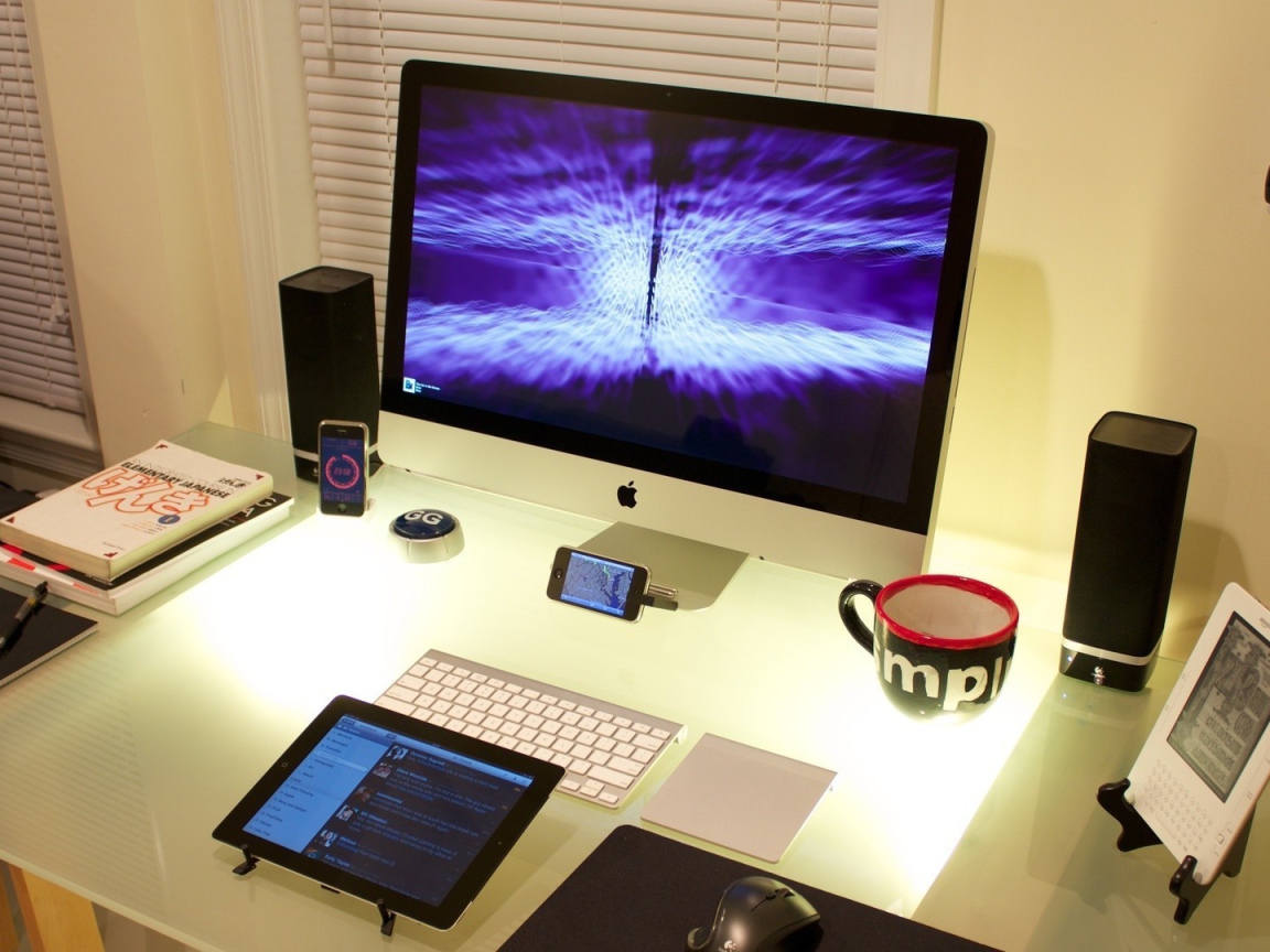 Компьютерный стол