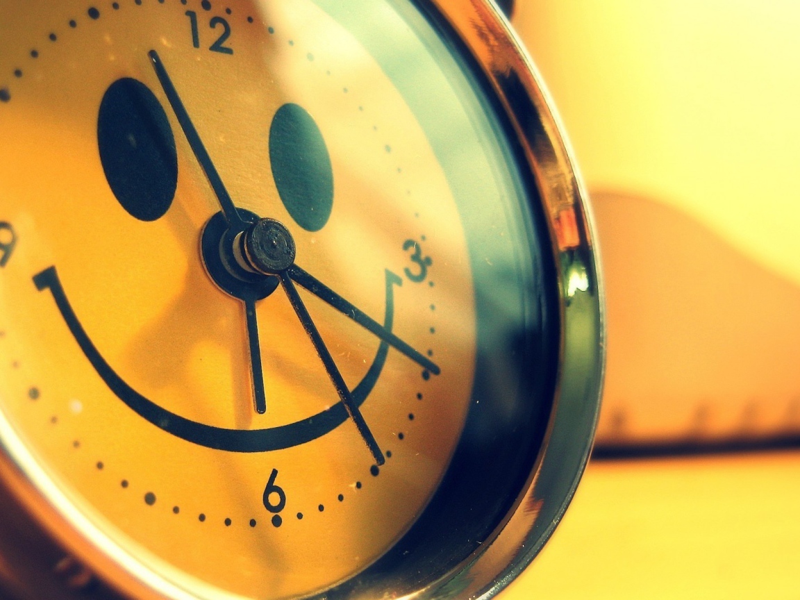 Часы с улыбкой