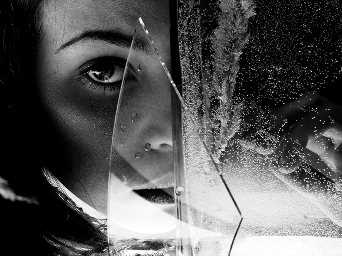 Разбитое стекло