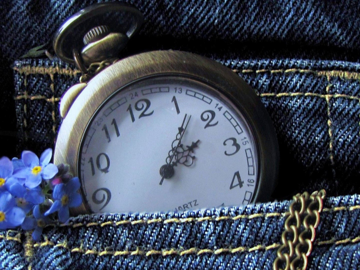 Часы в джинсах