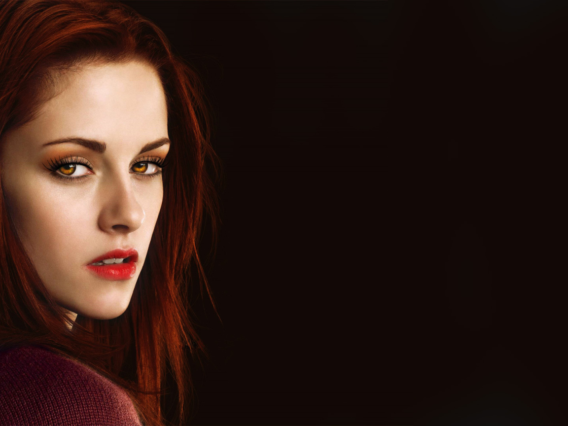 Рыжая девушка вампир
