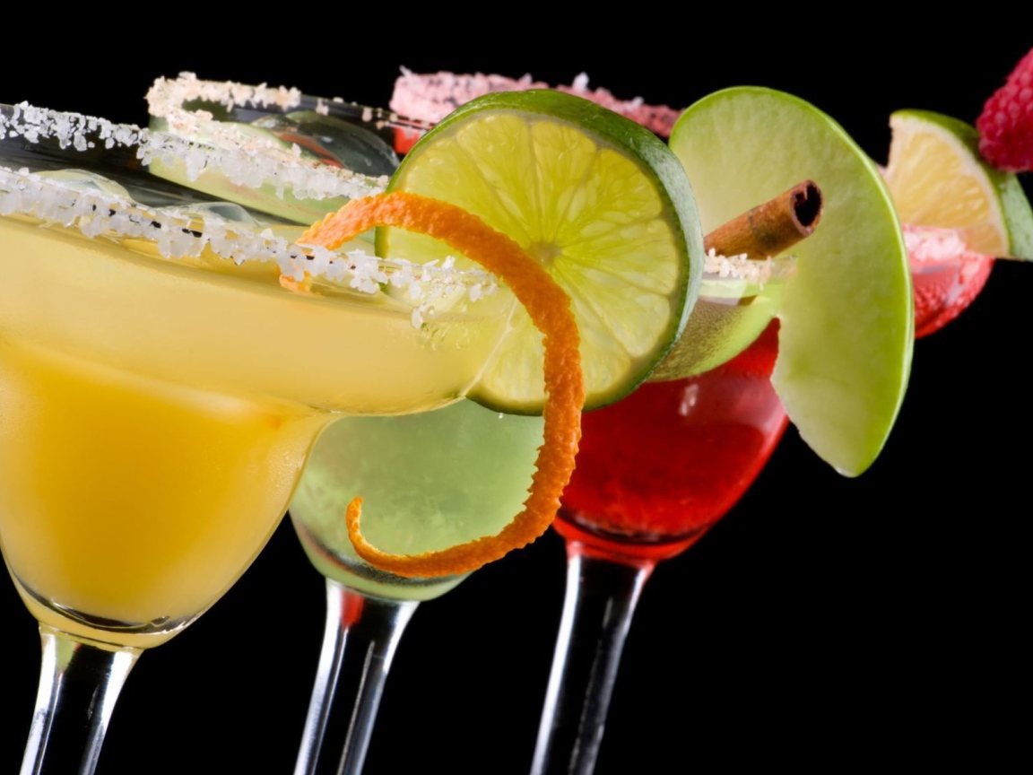 Три фруктовых коктейля