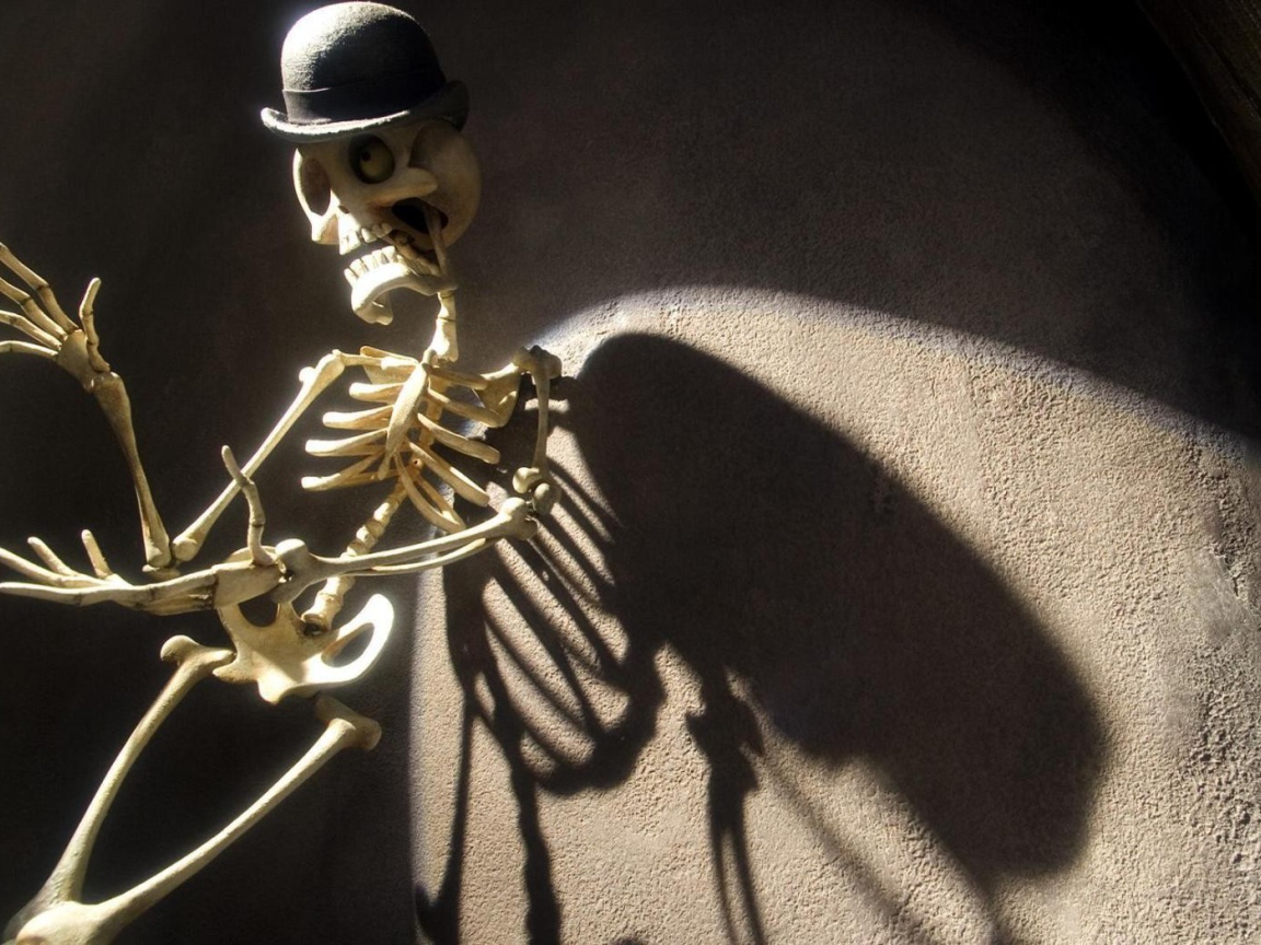Скелет в шляпе