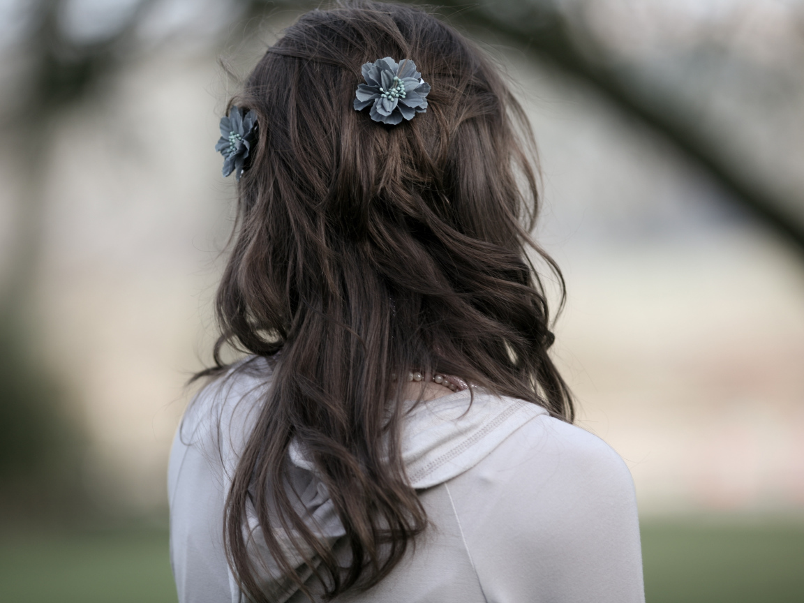 Красивая причёска у девушки