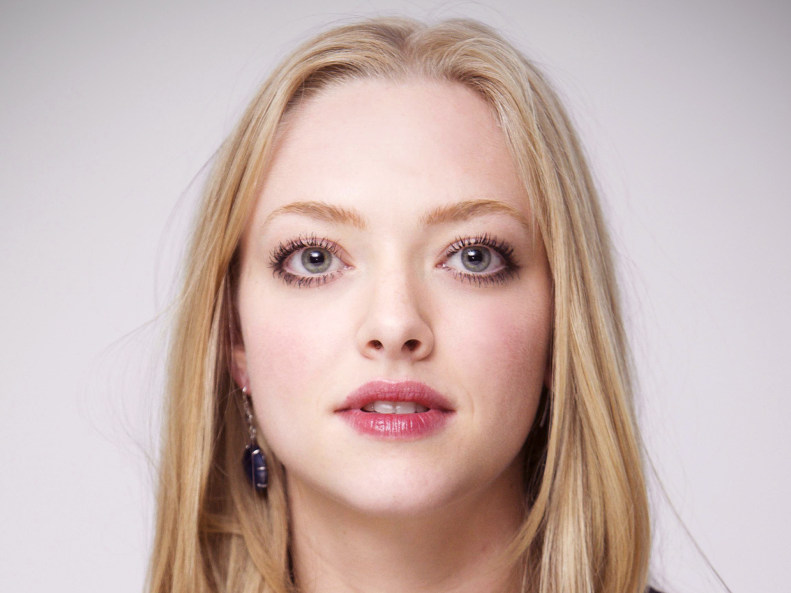 Популярная Актриса Аманда Сейфрид