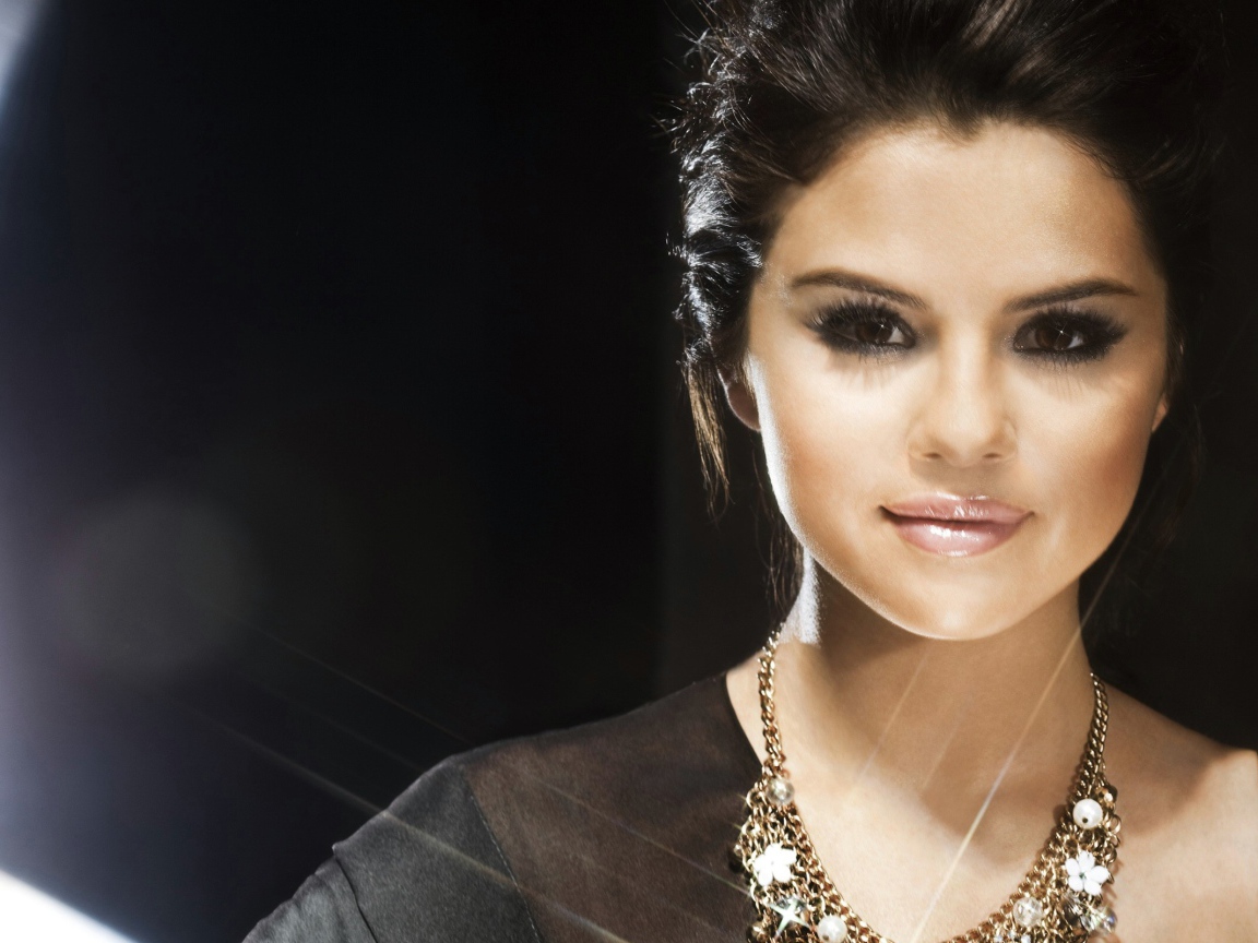 Популярная поп-певица Селена Гомес