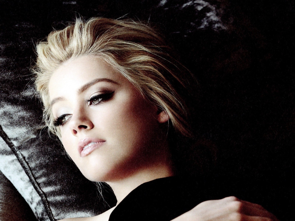 Прекрасная актриса Эмбер Хёрд