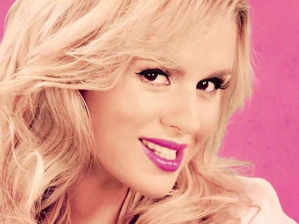 Популярная актриса Анна Семенович