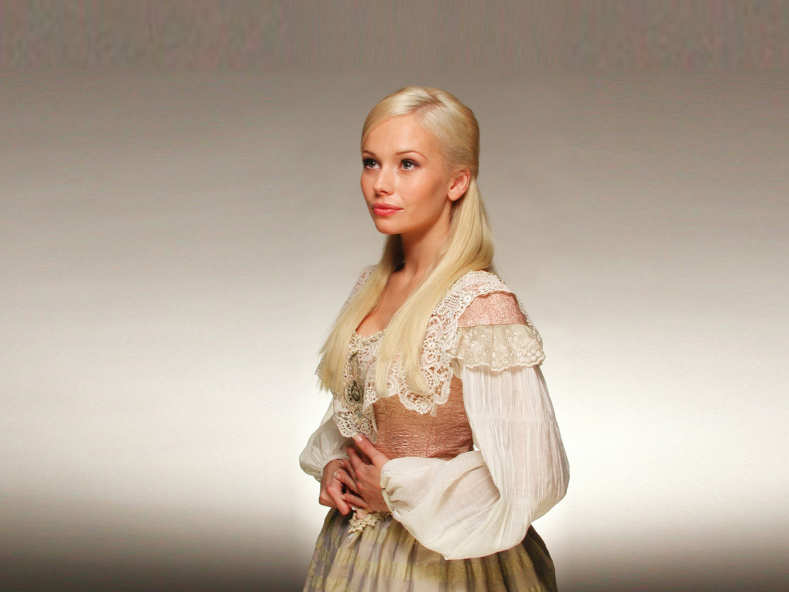 Известная модель Елена Корикова