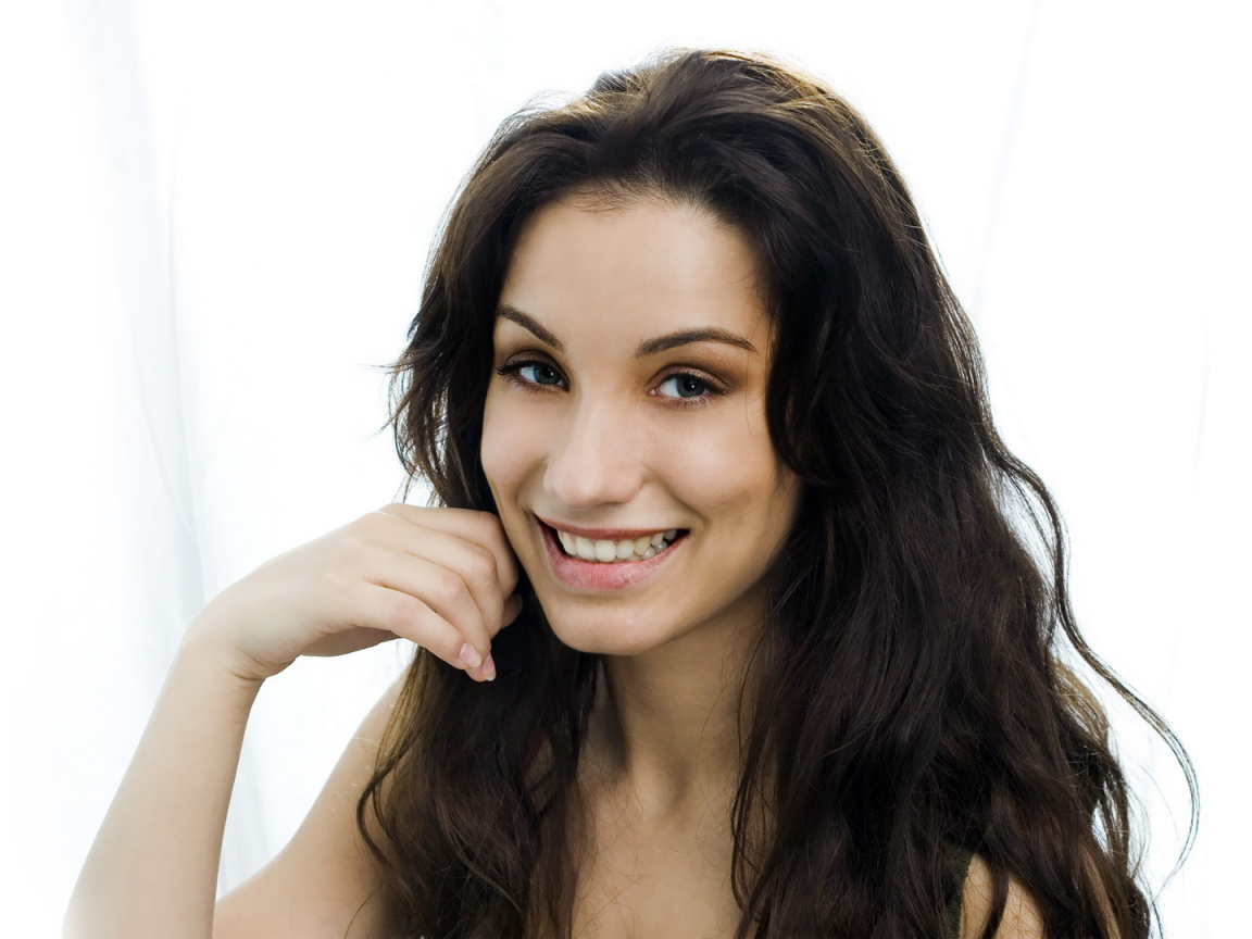 Очаровательная актриса Виктория Дайненко