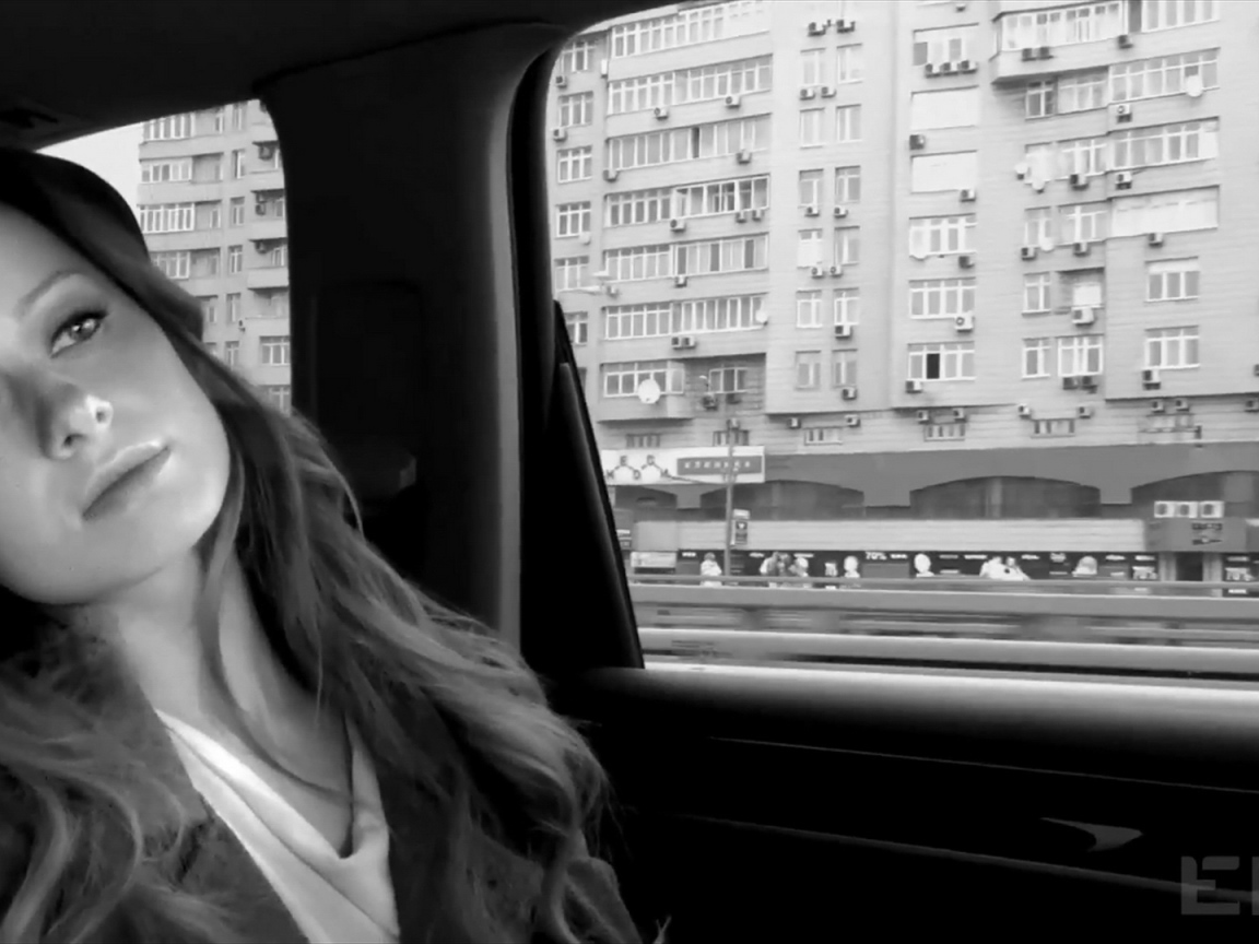 Красивая Юлия Савичева